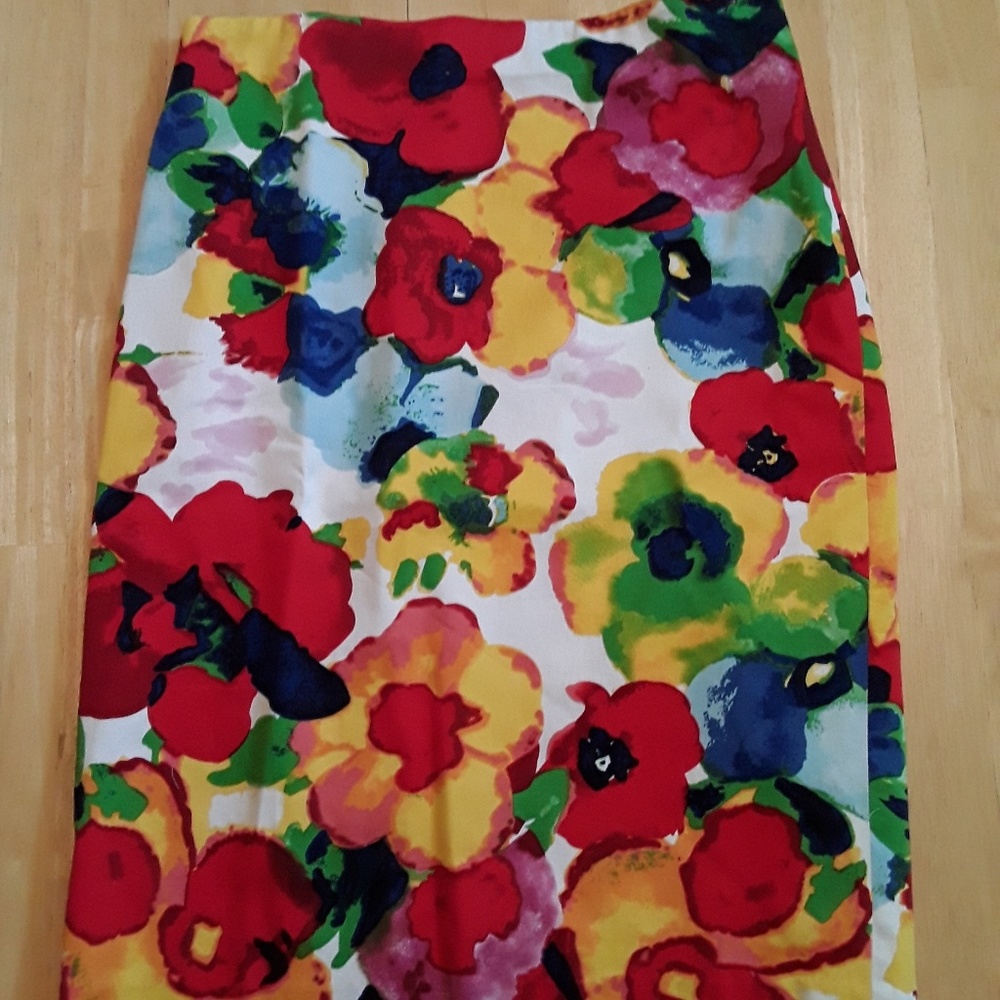 Floral pencil skirt NWOT